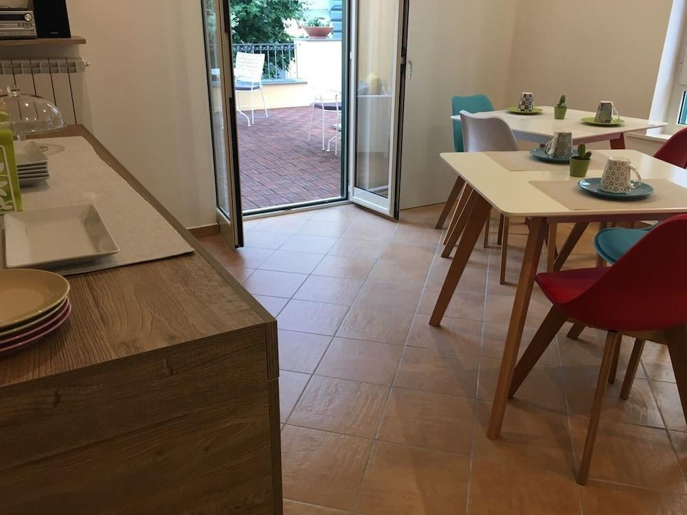 Hotiday Room Collection - Napoli Residenza Scarlatti Екстериор снимка