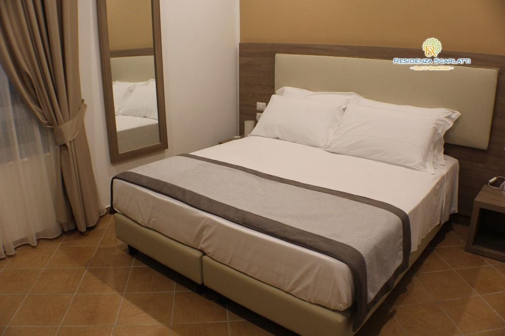 Hotiday Room Collection - Napoli Residenza Scarlatti Екстериор снимка
