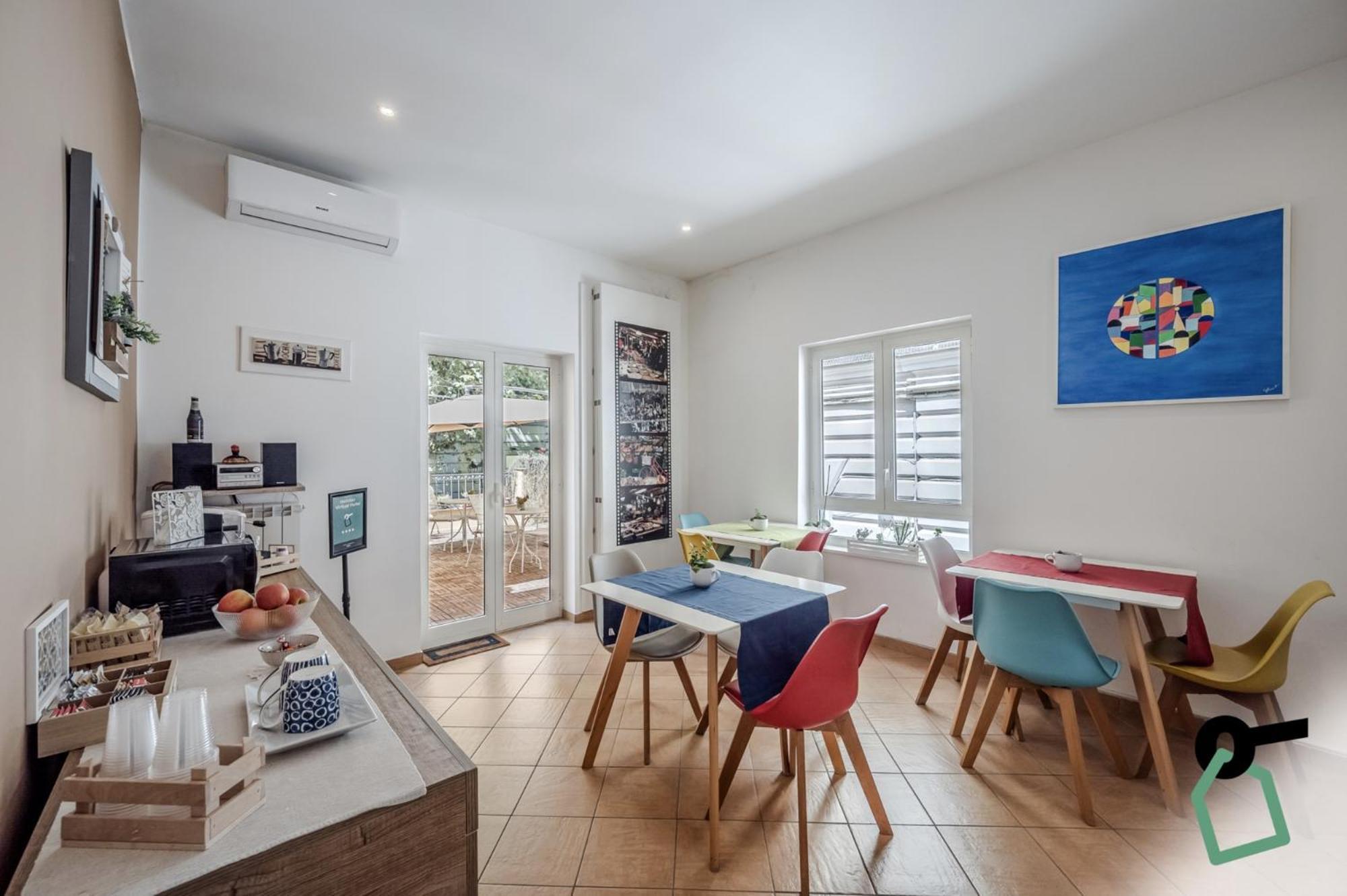 Hotiday Room Collection - Napoli Residenza Scarlatti Екстериор снимка