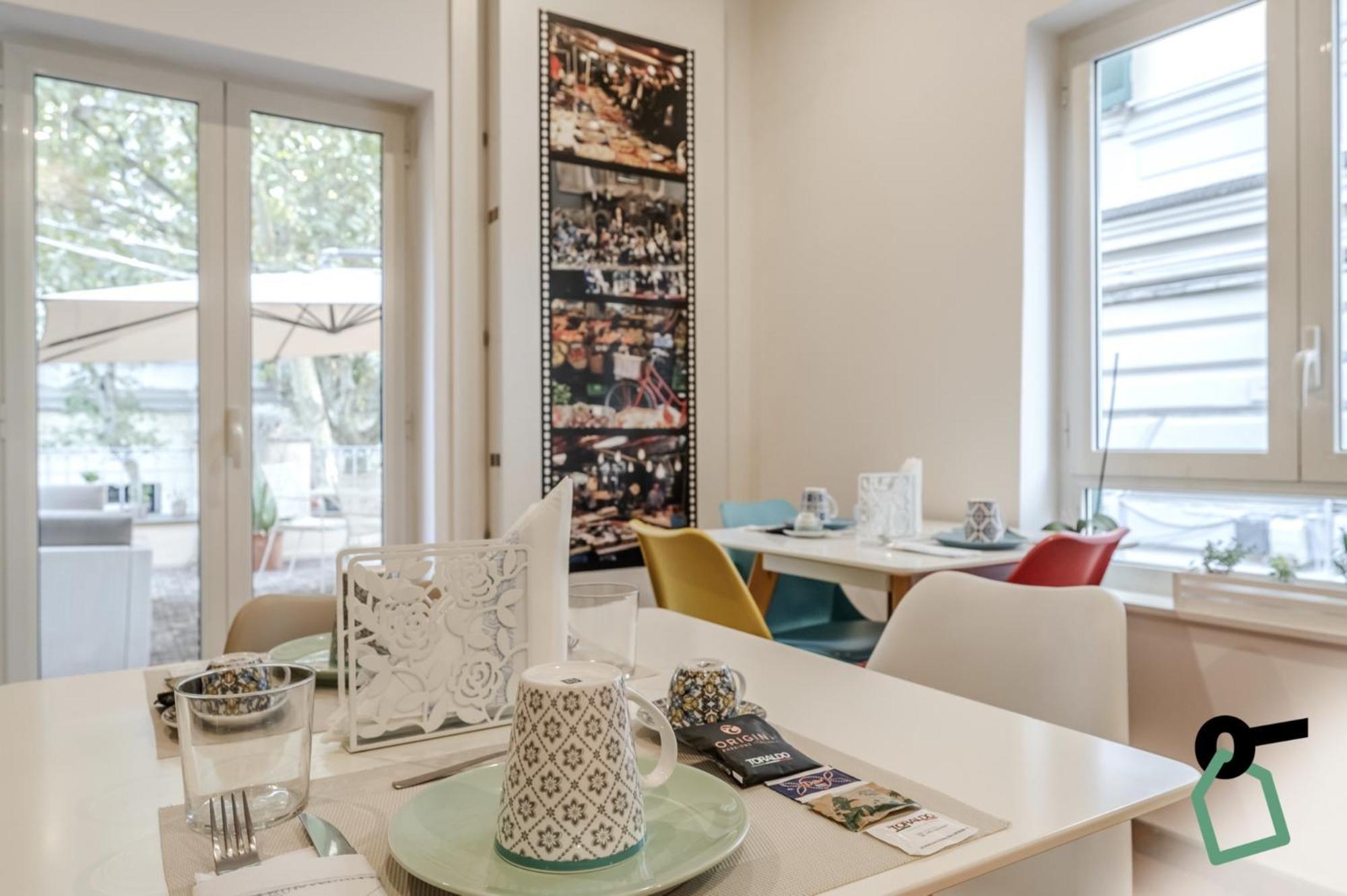 Hotiday Room Collection - Napoli Residenza Scarlatti Екстериор снимка