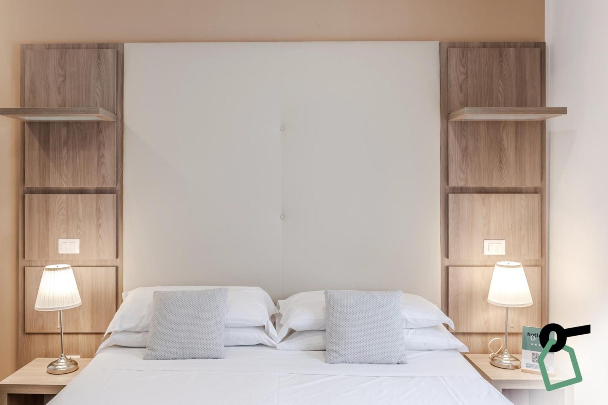 Hotiday Room Collection - Napoli Residenza Scarlatti Екстериор снимка