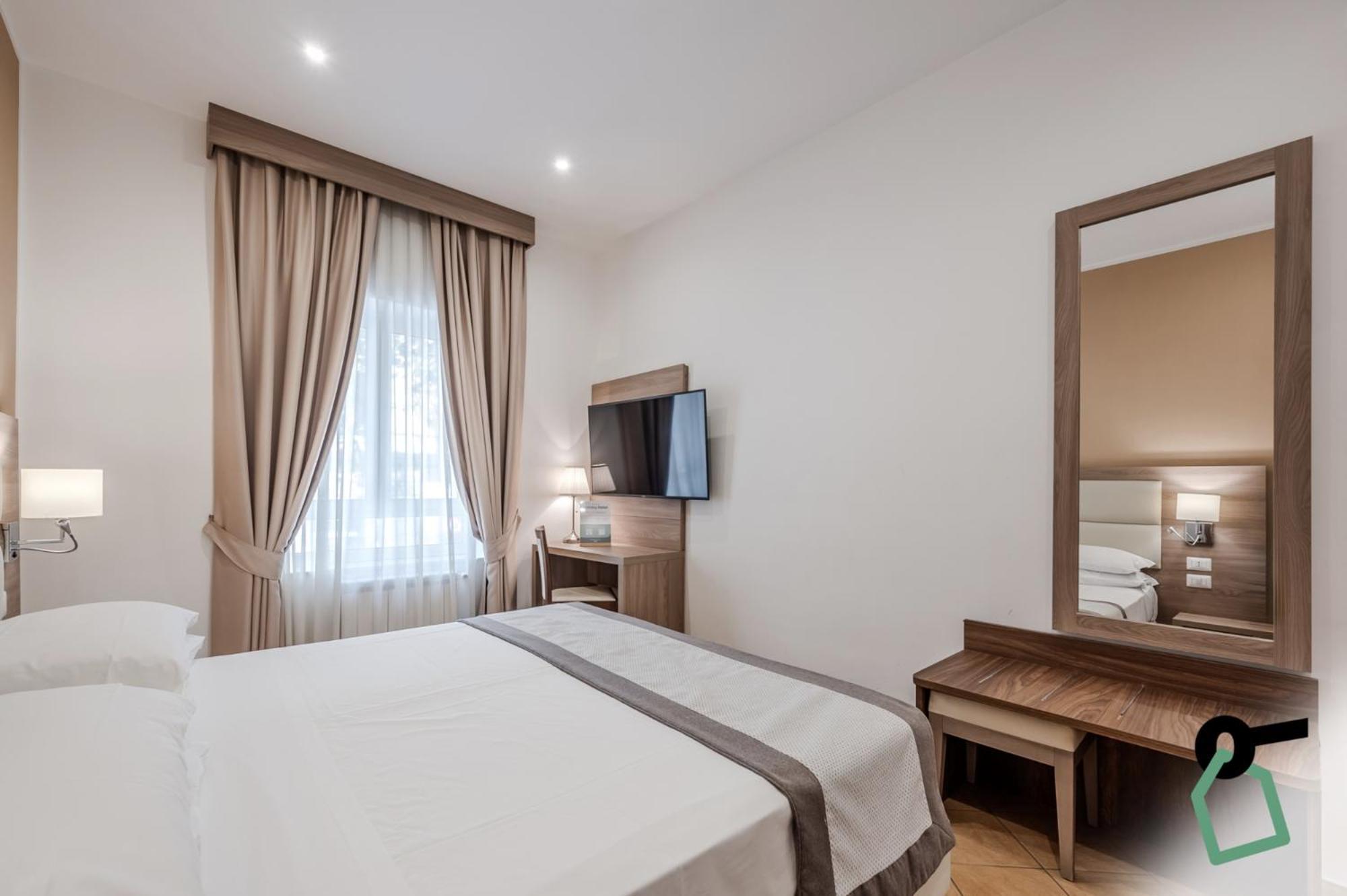 Hotiday Room Collection - Napoli Residenza Scarlatti Екстериор снимка