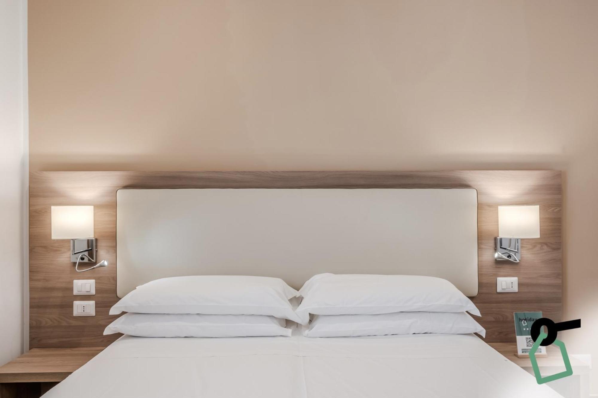 Hotiday Room Collection - Napoli Residenza Scarlatti Екстериор снимка